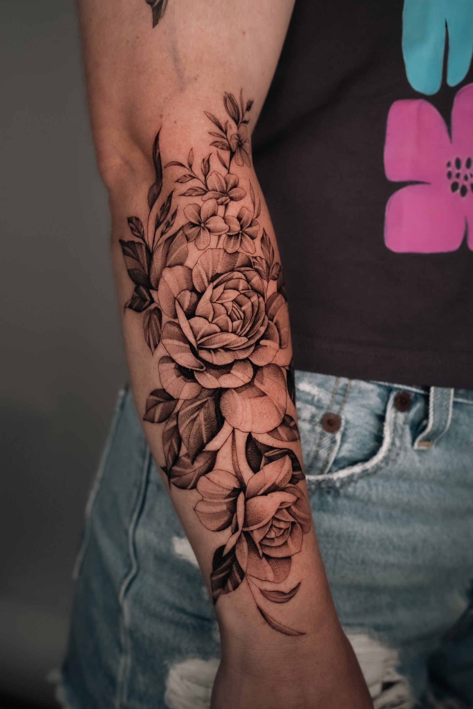 floral tattoo by Kel Otero