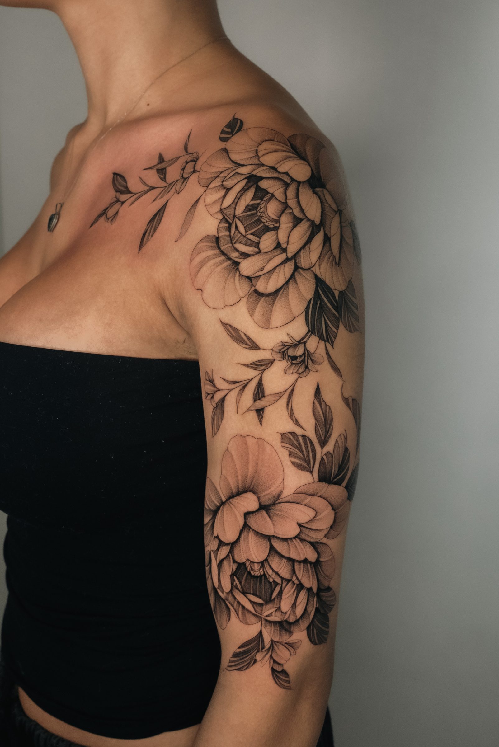 floral tattoo by Kel Otero