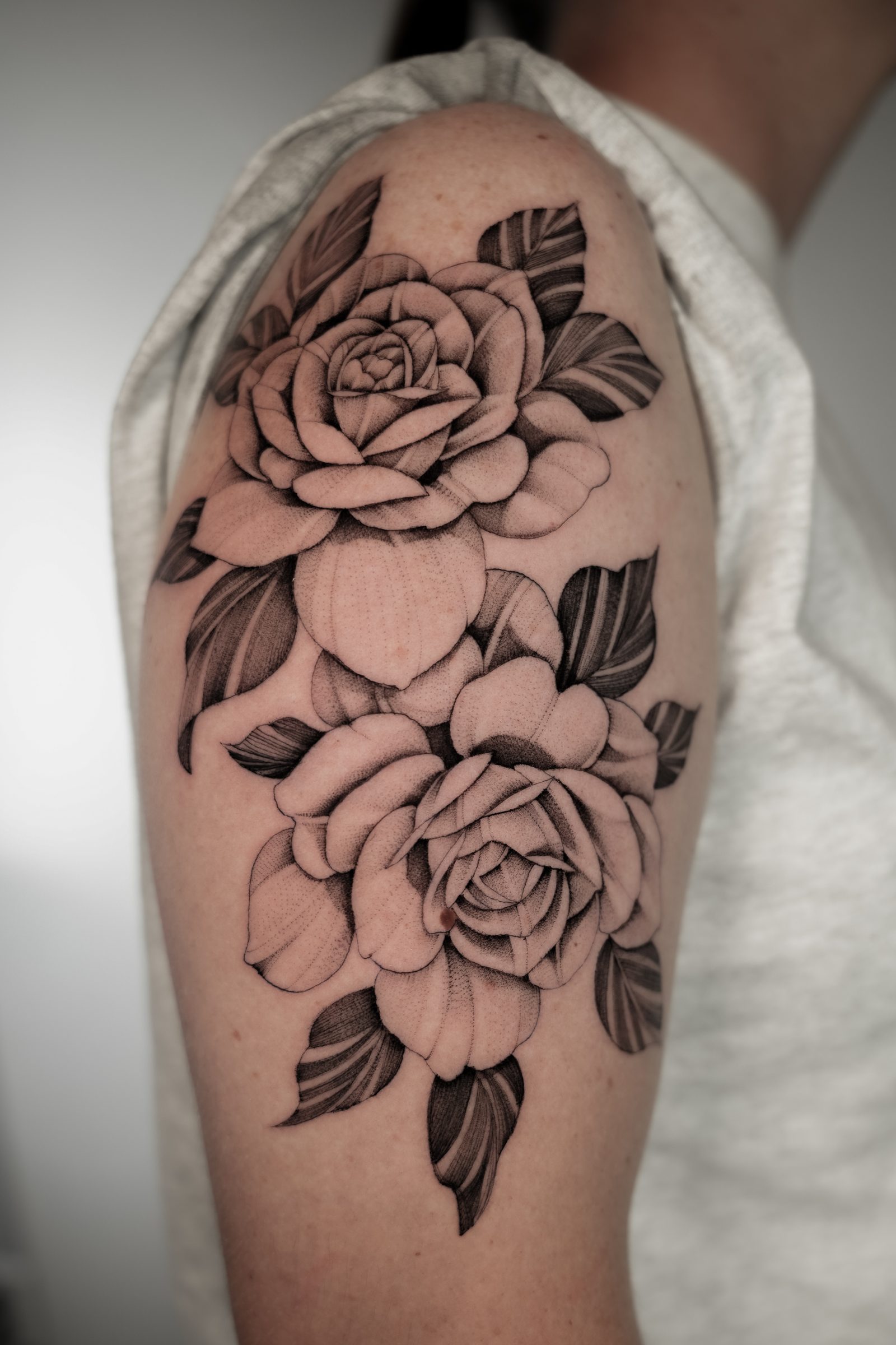 floral tattoo by Kel Otero